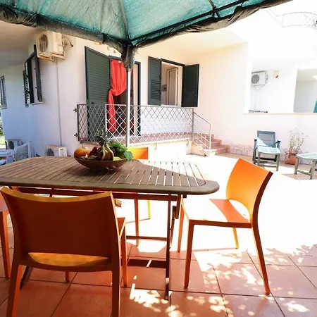 Dom wakacyjny Casa Vacanze Calilla A Castro