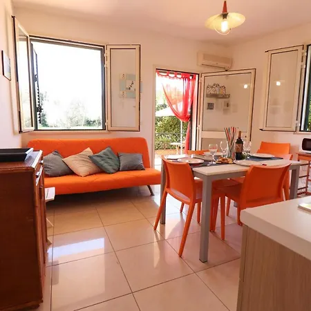 Casa Vacanze Calilla A Castro 펜션